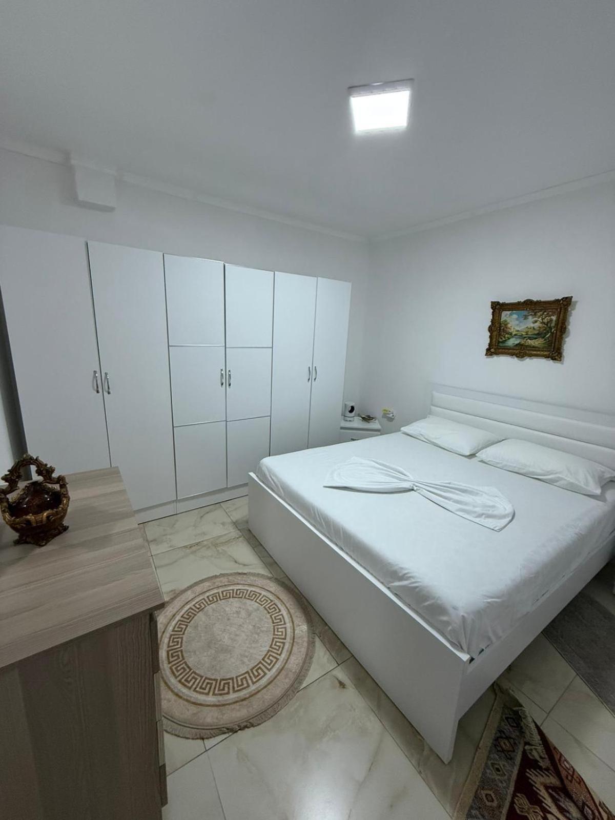 Guesthouse Albi Berat Exterior foto